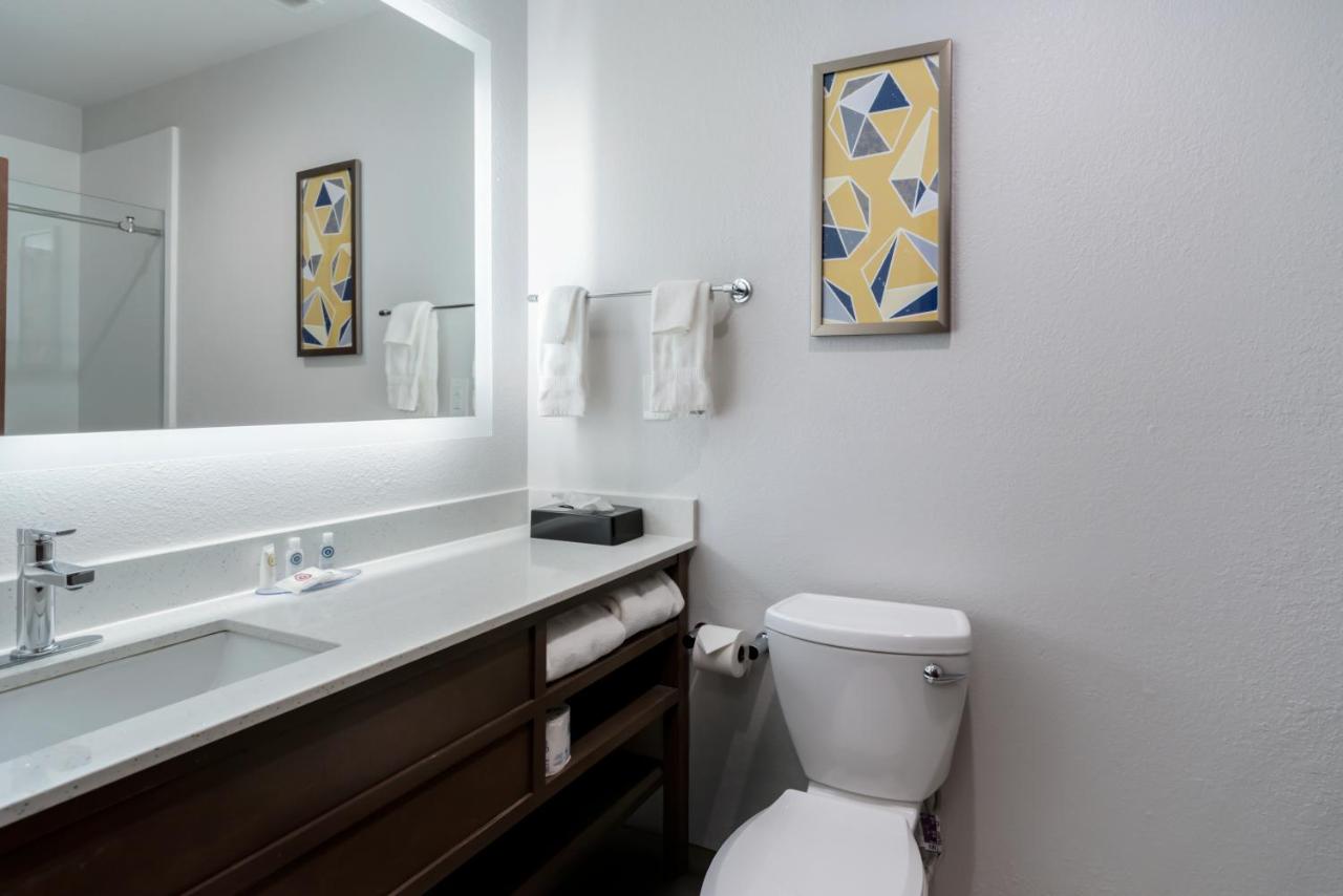King Suite - Non Smoking/Upper Floor at Comfort Inn & Suites Lexington South