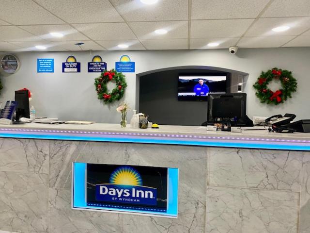 King Room - Non-Smoking at Days Inn by Wyndham Scranton PA