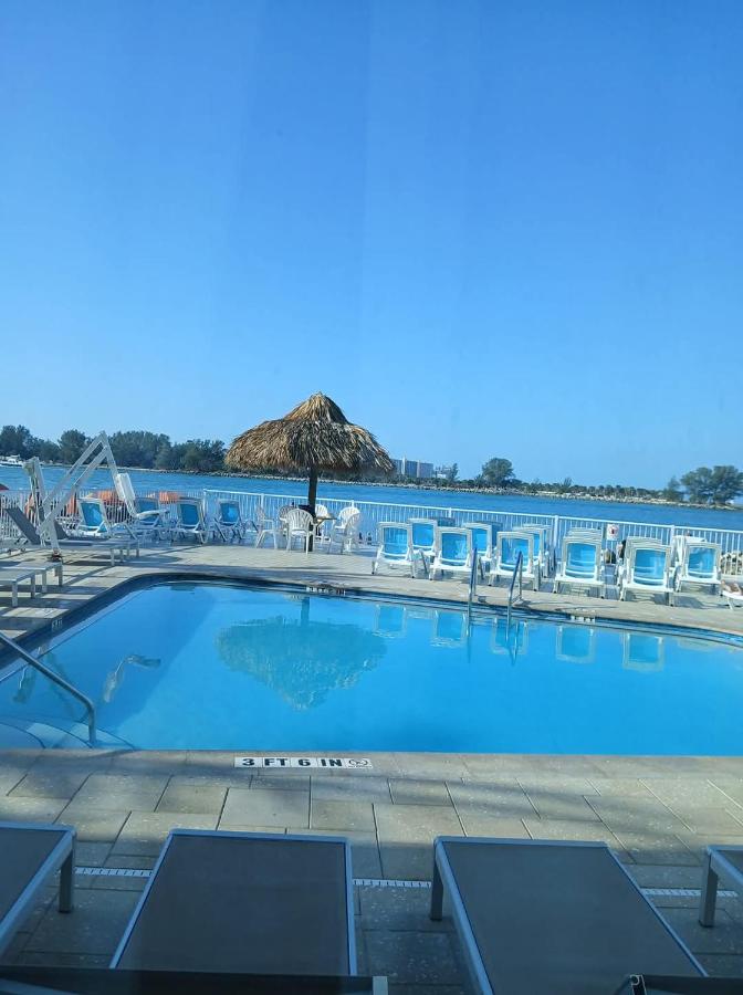 | Gulfview Hotel - On the Beach