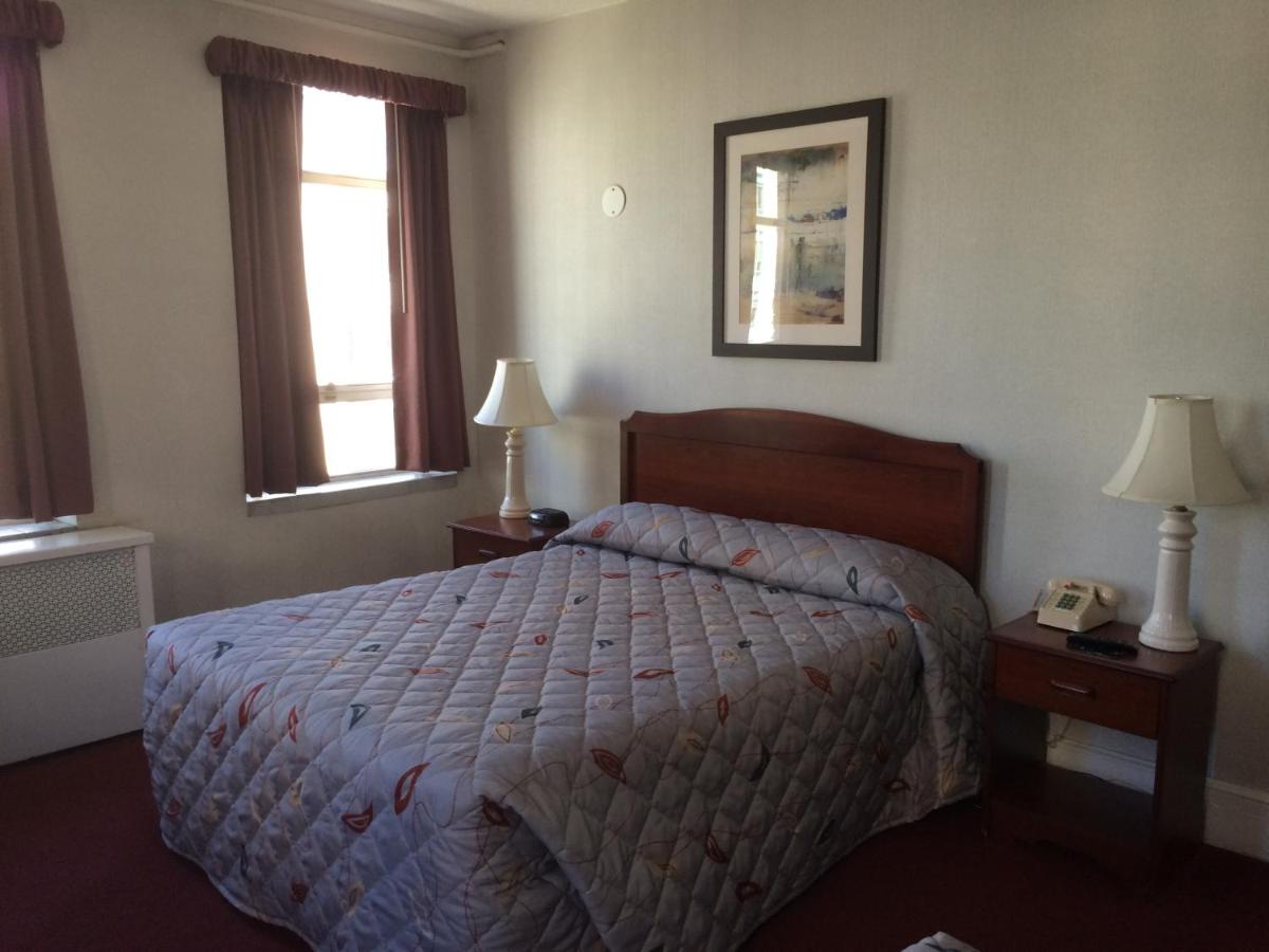| Hotel Harrington