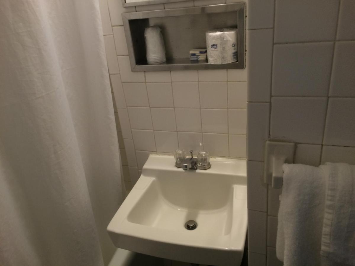 | Hotel Harrington
