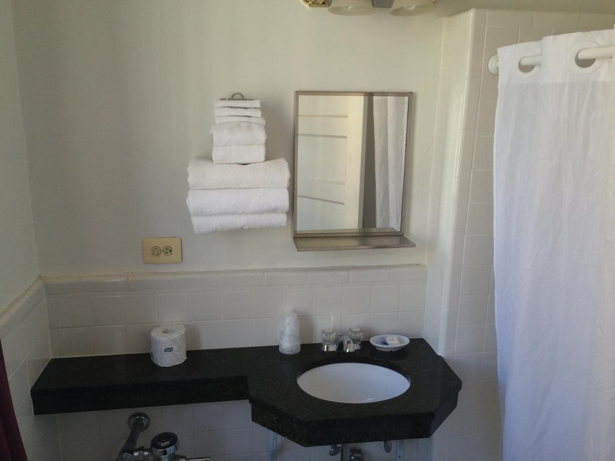 | Hotel Harrington