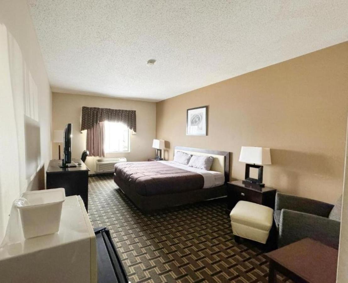  | FairBridge Inn & Suites Batavia - Darien Amusement Park