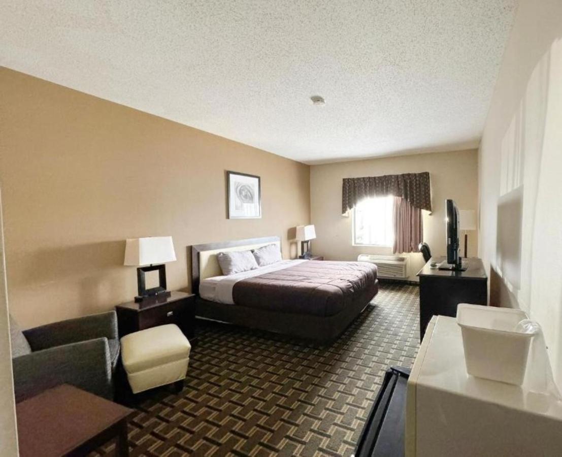  | FairBridge Inn & Suites Batavia - Darien Amusement Park