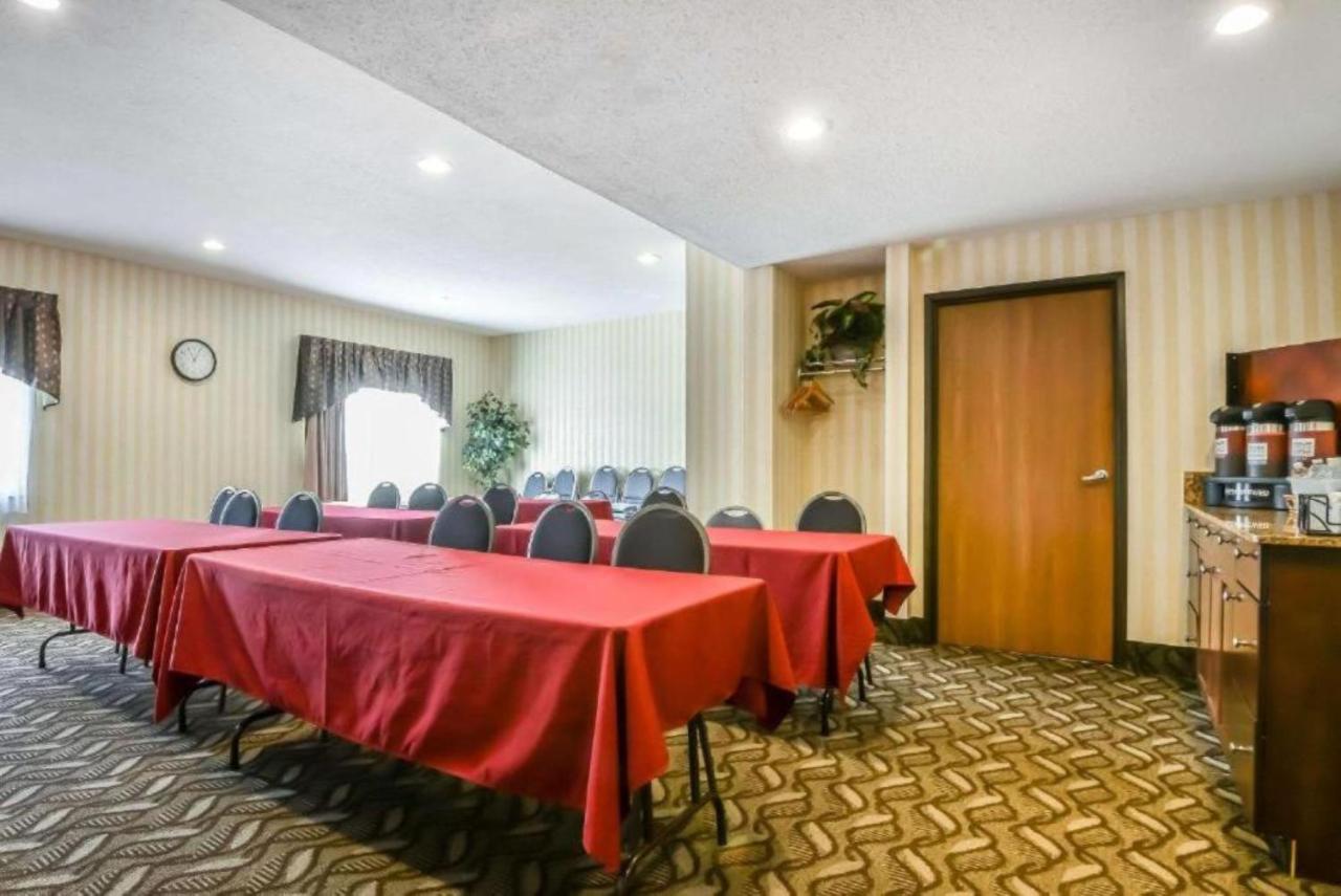  | FairBridge Inn & Suites Batavia - Darien Amusement Park