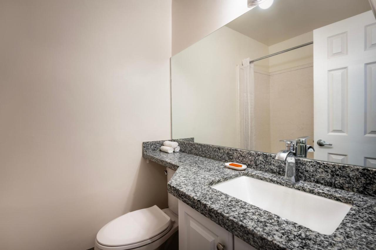 King Kitchen Studio at Hotel Pepper Tree Boutique Kitchen Studios - Anaheim