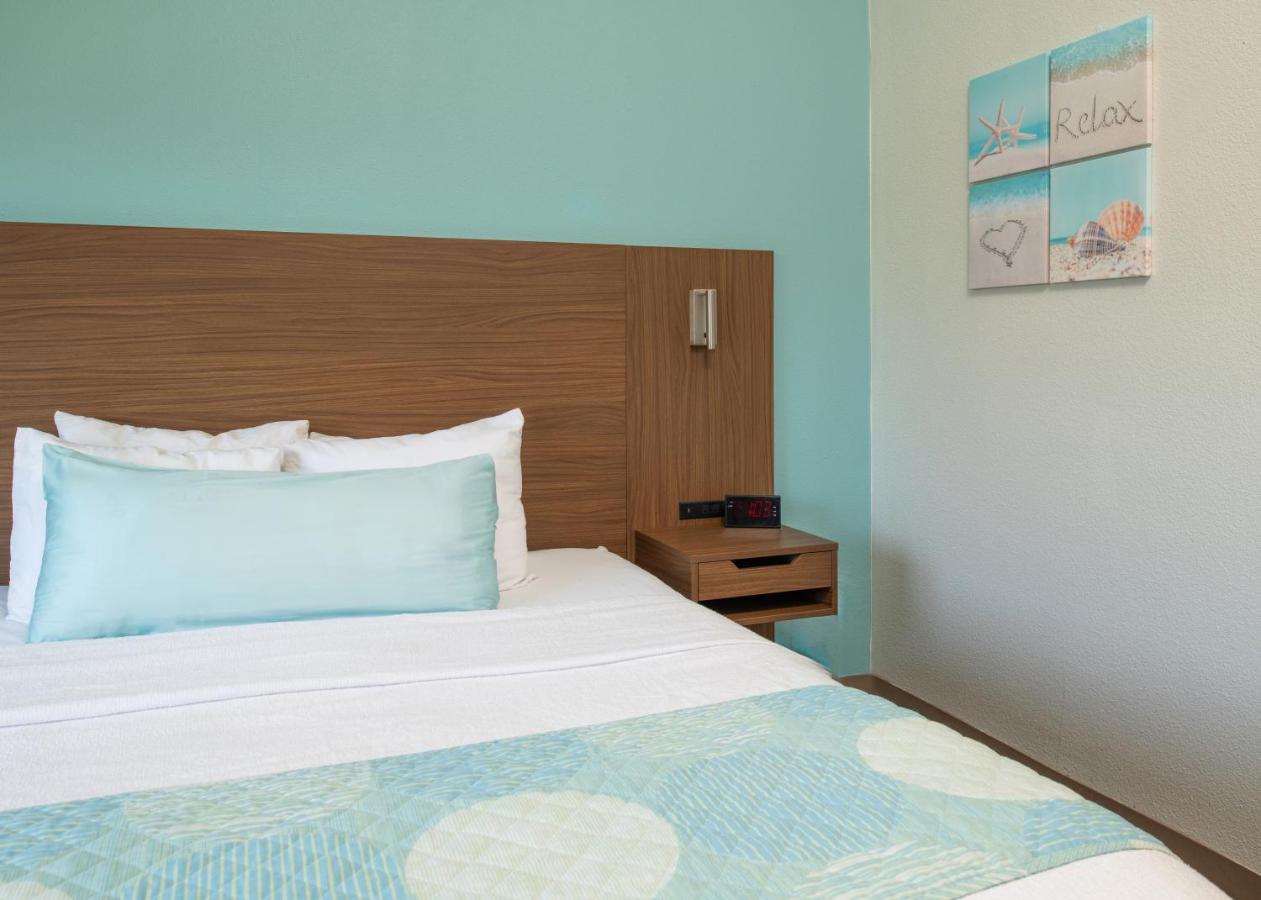 King Room - Non-Smoking at Brisa Pacific Hotel Encinitas