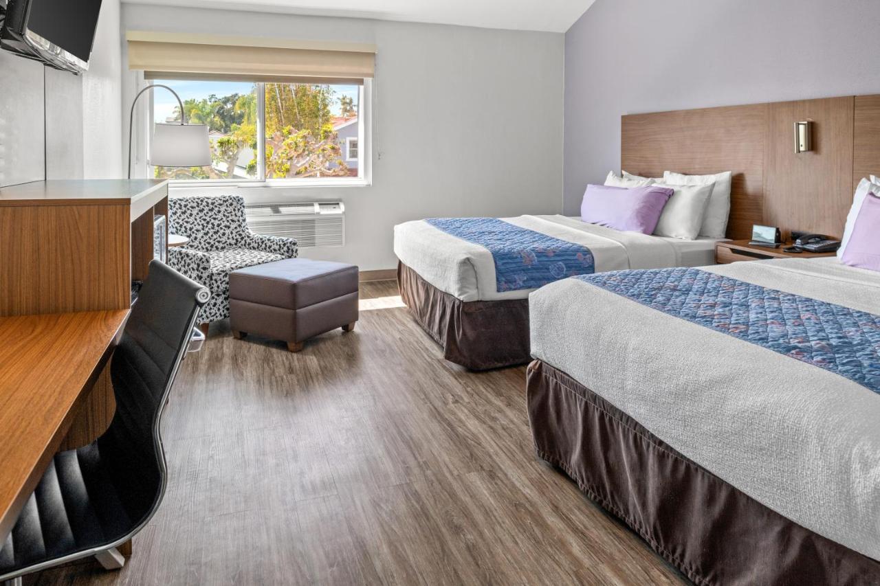 Queen Room with Two Queen Beds - Non-Smoking at Brisa Pacific Hotel Encinitas