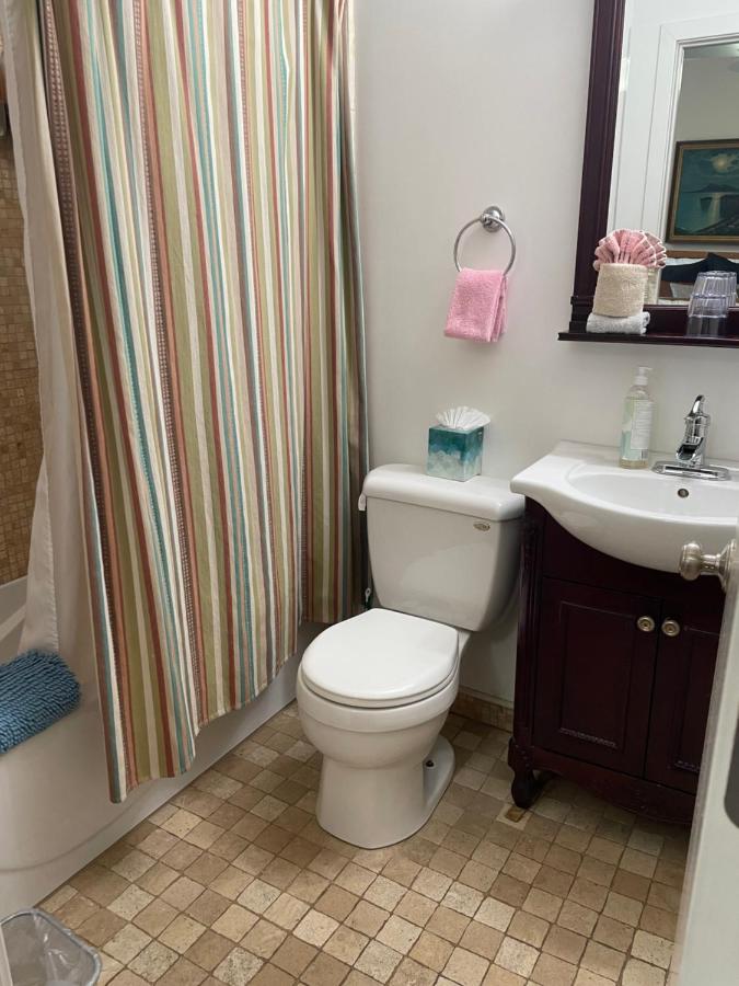 | Ray's Bucktown Bed and Breakfast