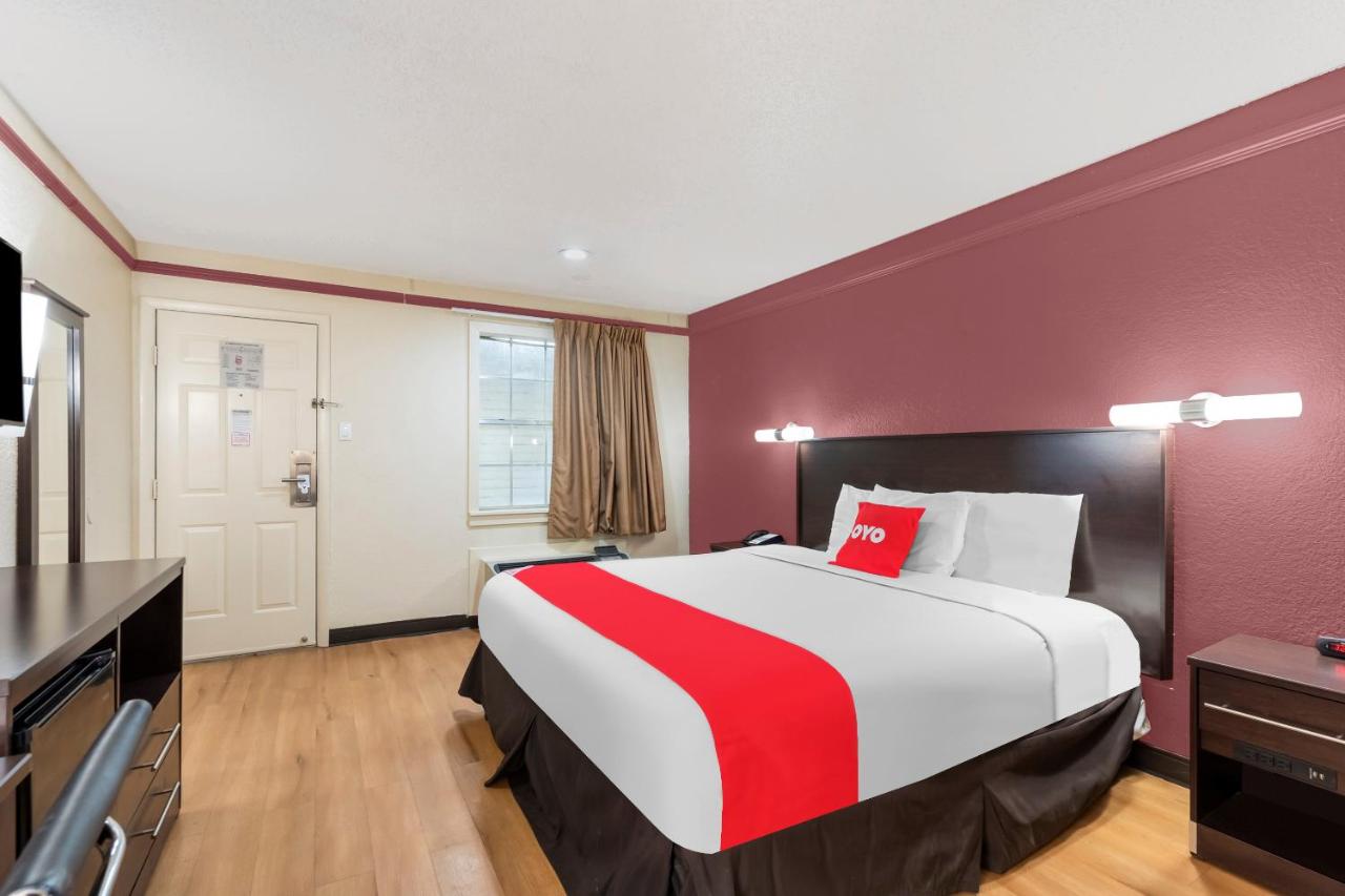 OYO Hotel Tulsa N Sheridan Rd & Airport