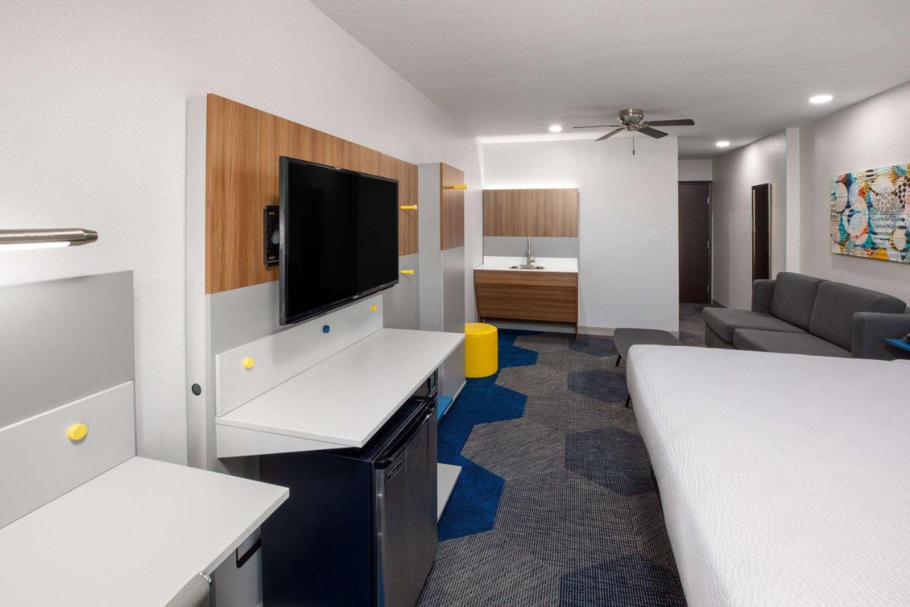 Queen Suite - Disability Access/Non-Smoking at Microtel Inn & Suites by Wyndham Buda Austin South