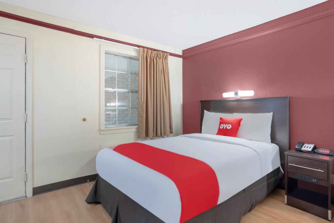 OYO Hotel Tulsa N Sheridan Rd & Airport
