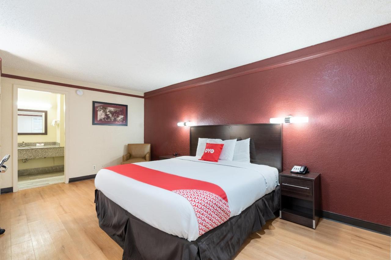 OYO Hotel Tulsa N Sheridan Rd & Airport