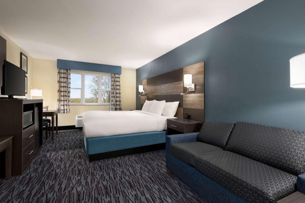 King Studio Suite - Non-Smoking at AmericInn by Wyndham Dodgeville
