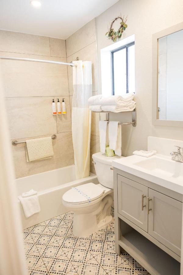 | Alamo Inn and Suites - Convention Center