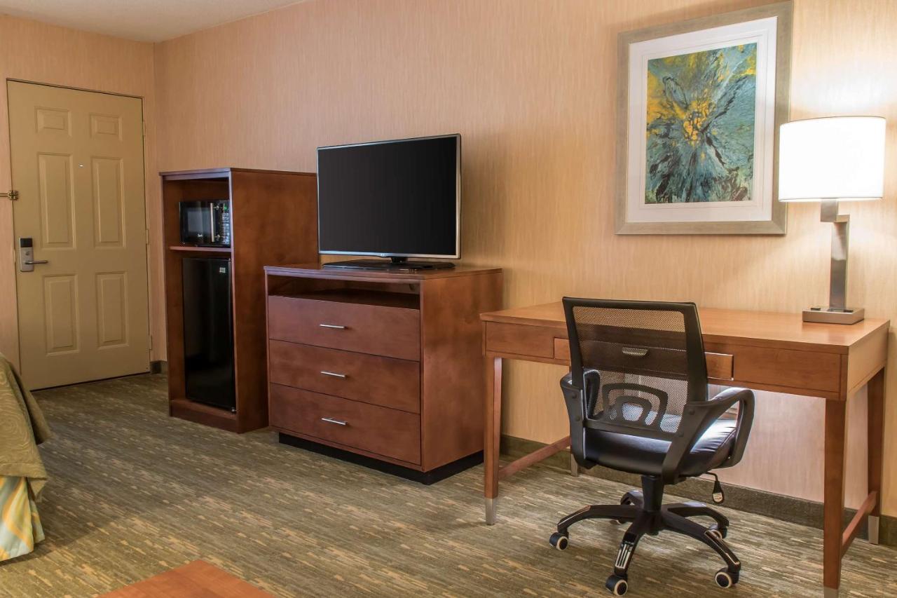 | Quality Inn Bedford