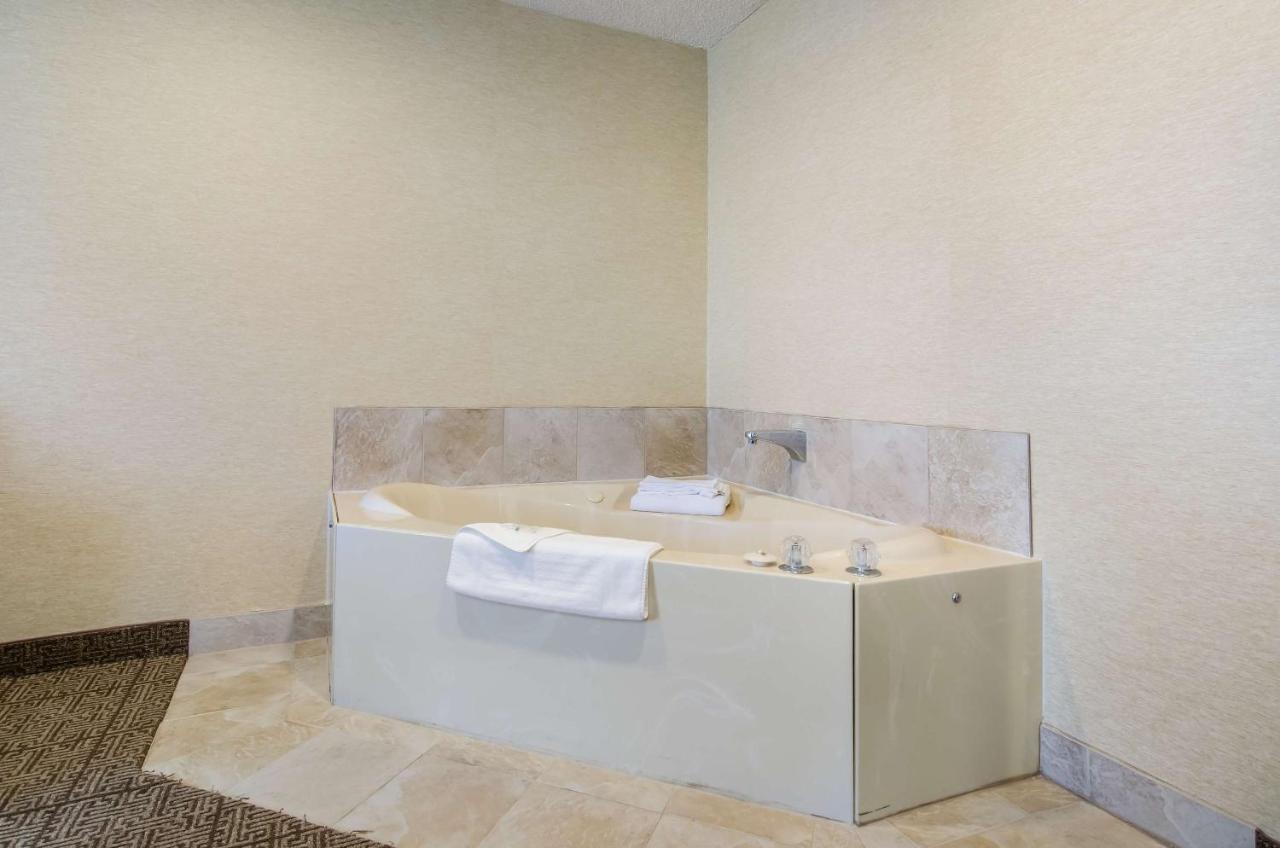 | Quality Inn Goodland, KS near Northwest Kansas Technical College