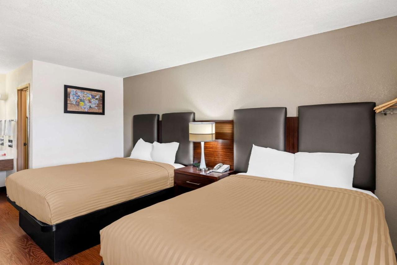 Queen Room with Two Queen Beds - Non-Smoking at Econo Lodge Emporia