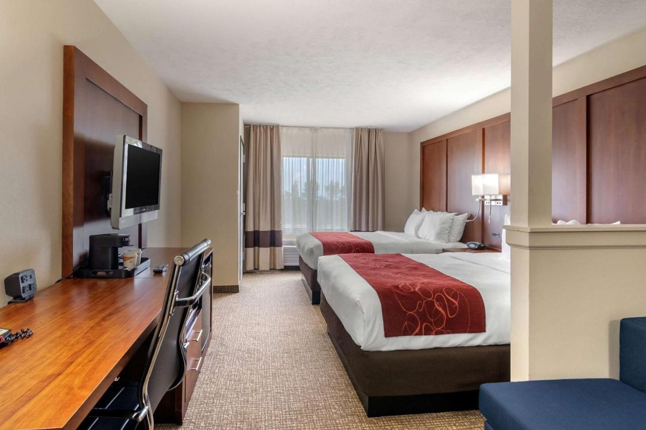| Comfort Suites Speedway - Kansas City