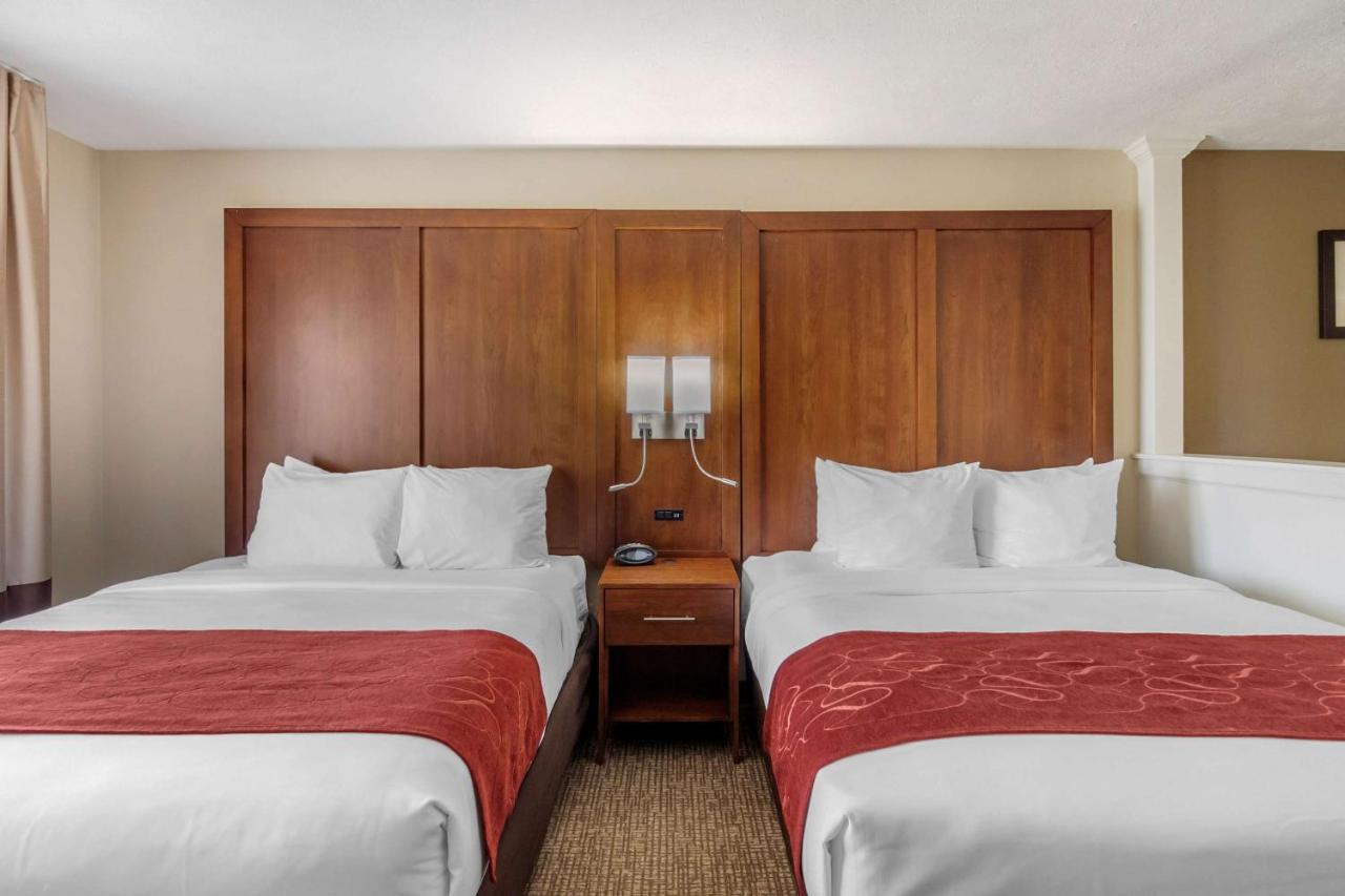 | Comfort Suites Speedway - Kansas City