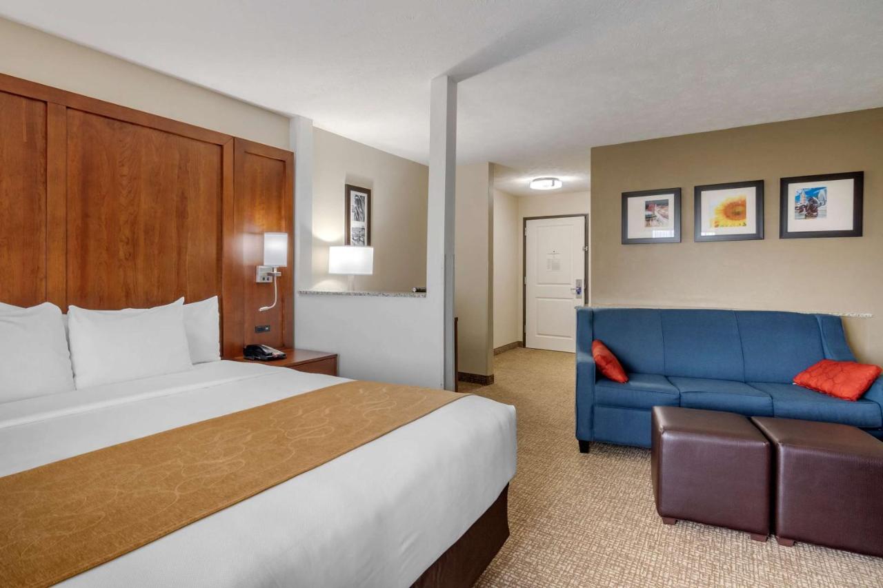 | Comfort Suites Speedway - Kansas City