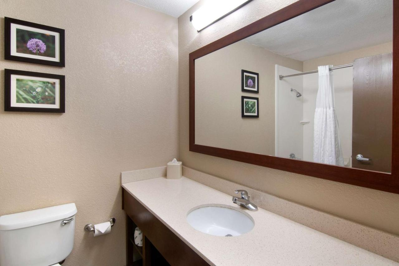 King Room - Non-Smoking at Comfort Inn & Suites Junction City - near Fort Riley