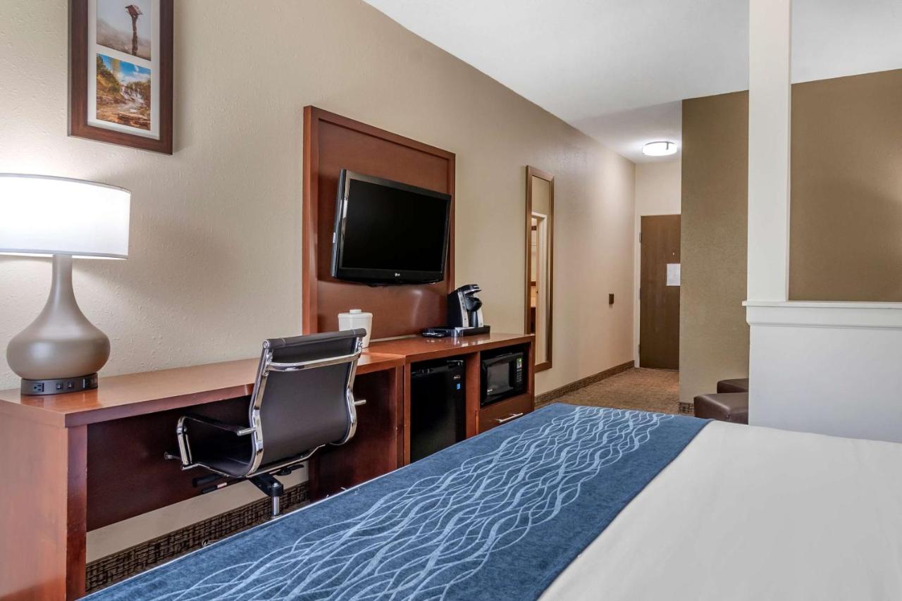 King Suite - Non-Smoking at Comfort Inn & Suites Junction City - near Fort Riley