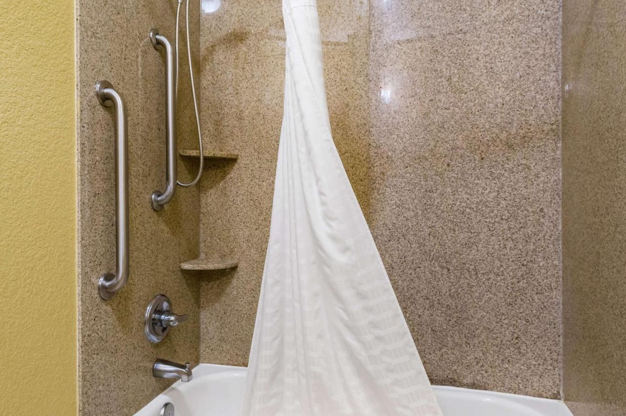 Queen Room with Two Queen Beds - Disability Access/Non-Smoking at Quality Inn & Suites Slidell
