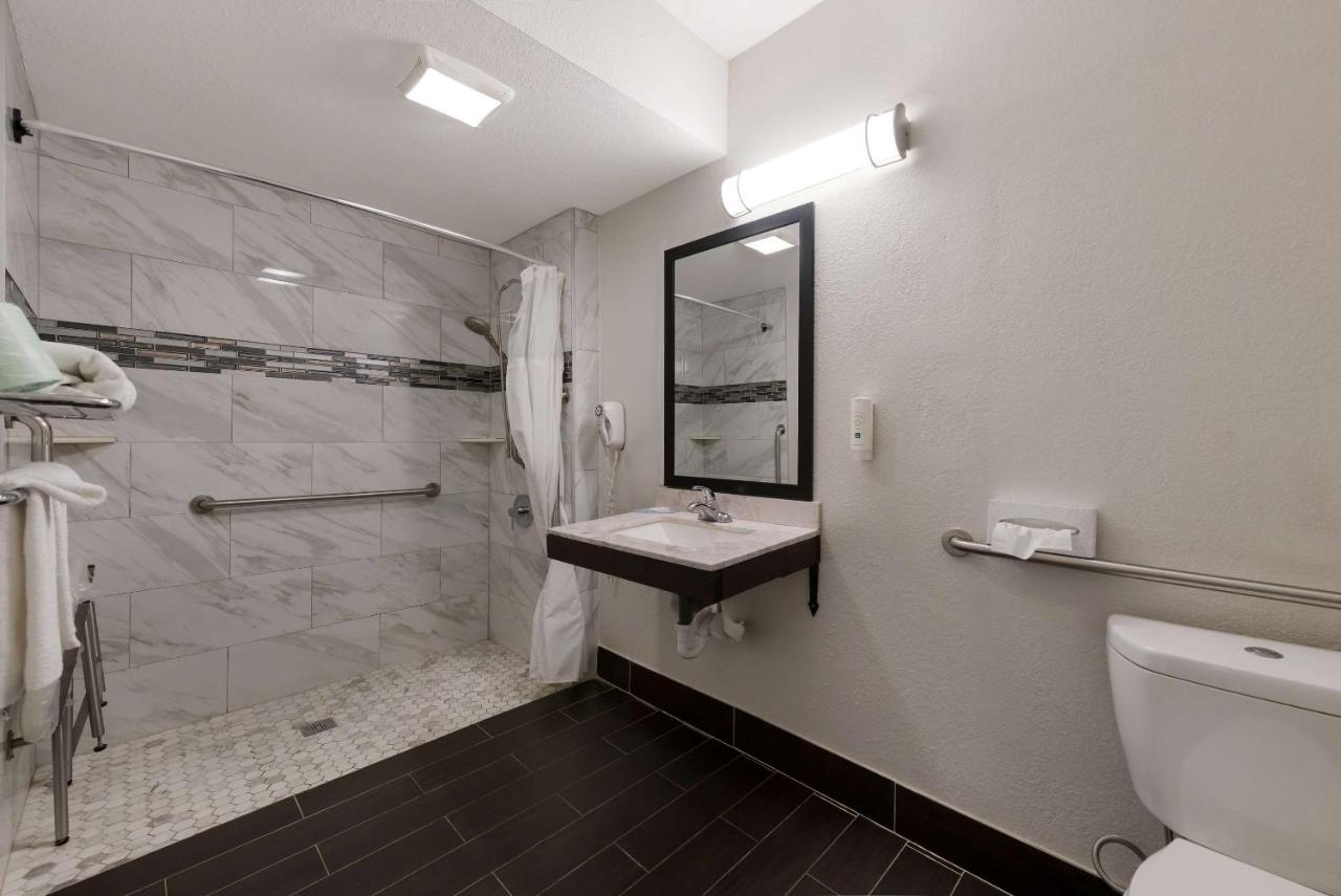  | Quality Inn Merriam Kansas City