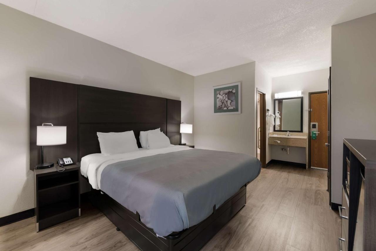 | Quality Inn Merriam Kansas City