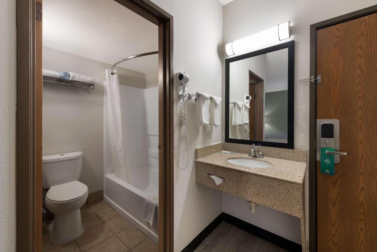 | Quality Inn Merriam Kansas City
