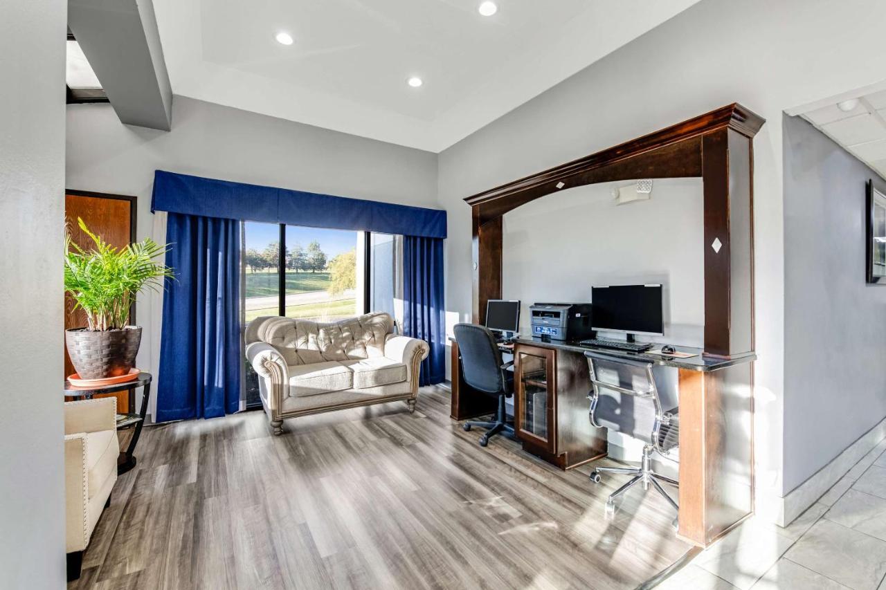 | Quality Inn Merriam Kansas City