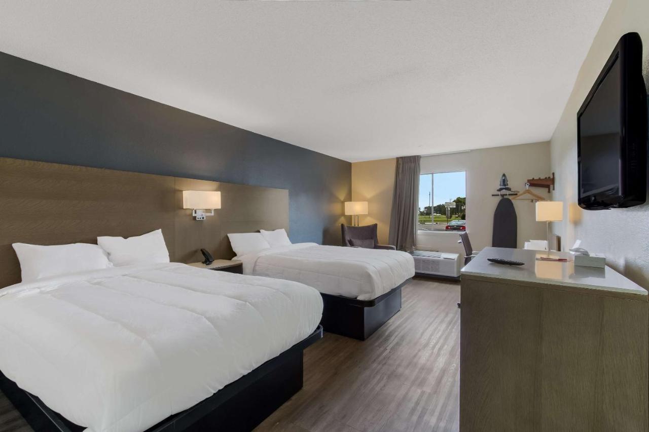 Double Room with Two Double Beds - Non-Smoking at Econo Lodge Cherry Point