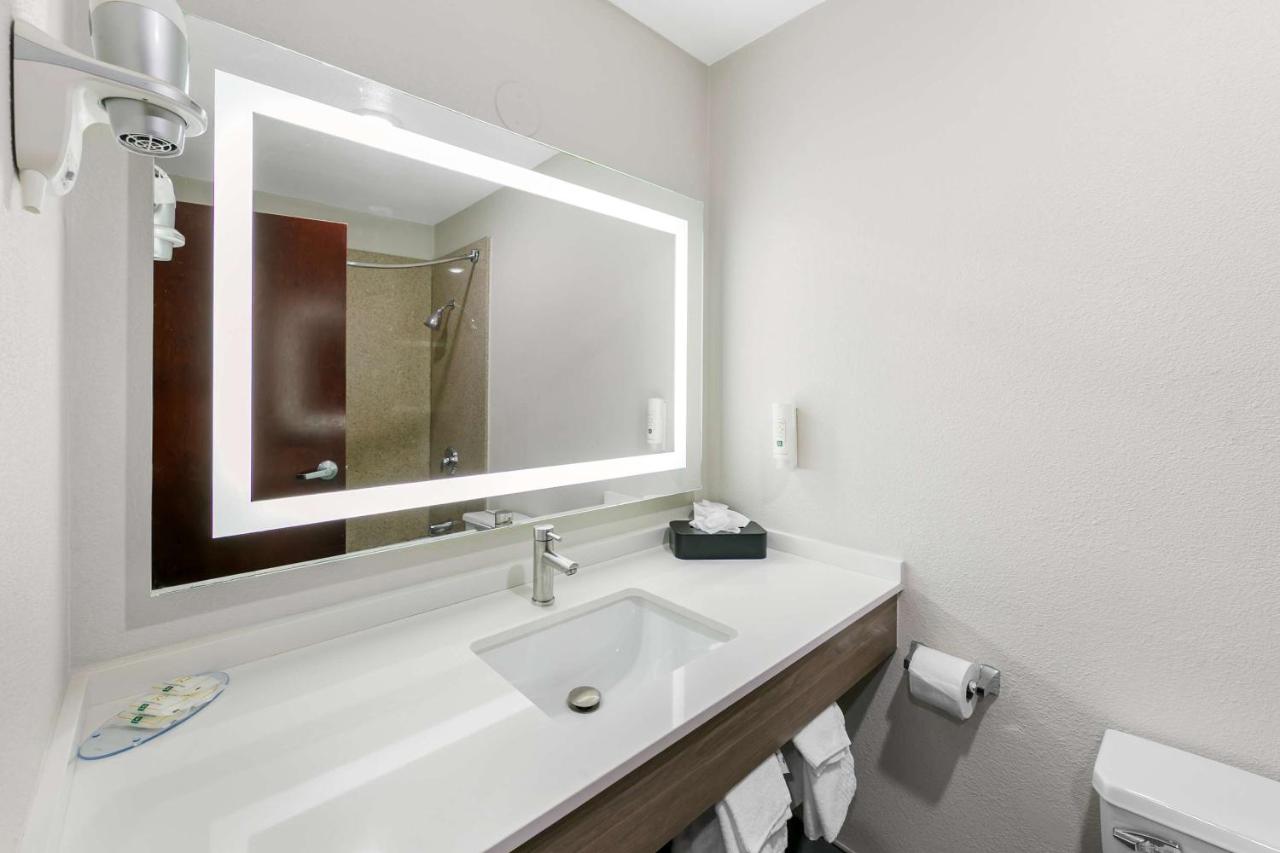 | Days Inn by Wyndham Sacramento Downtown