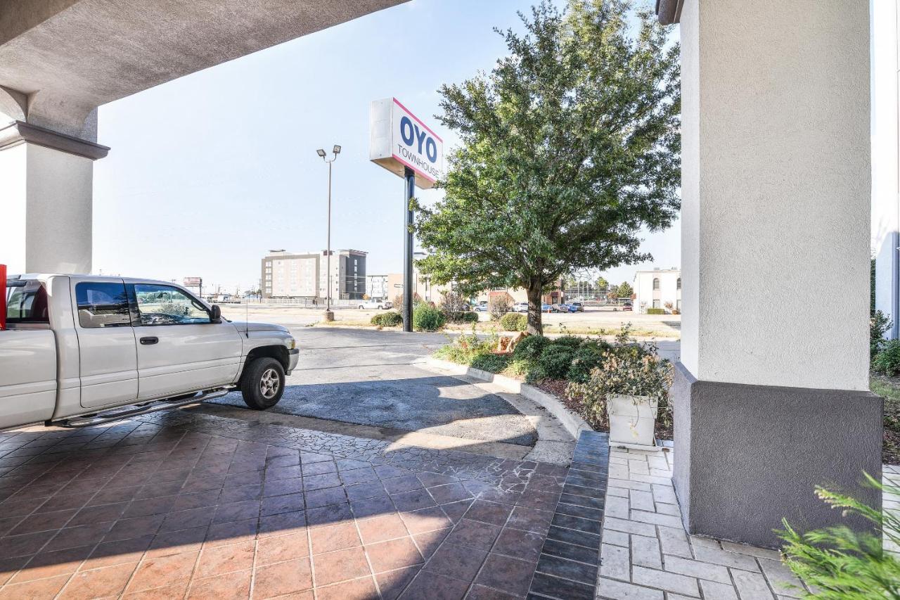  | OYO Townhouse Oklahoma City Airport