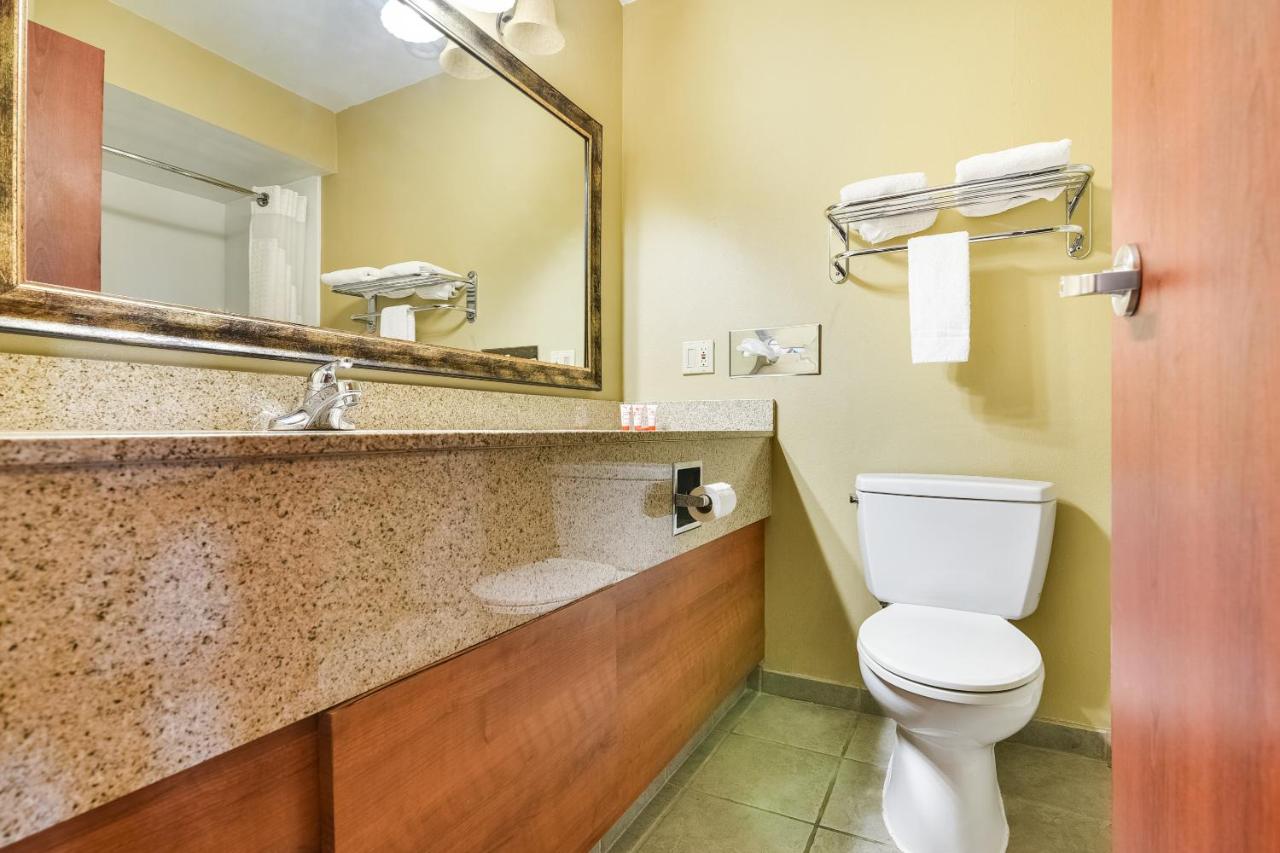  | OYO Townhouse Oklahoma City Airport