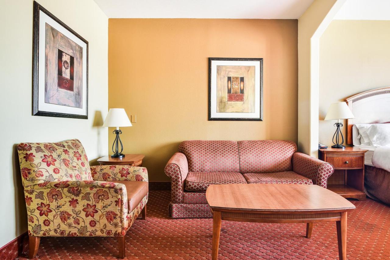  | OYO Townhouse Oklahoma City Airport