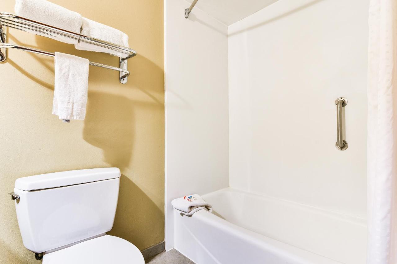  | OYO Townhouse Oklahoma City Airport