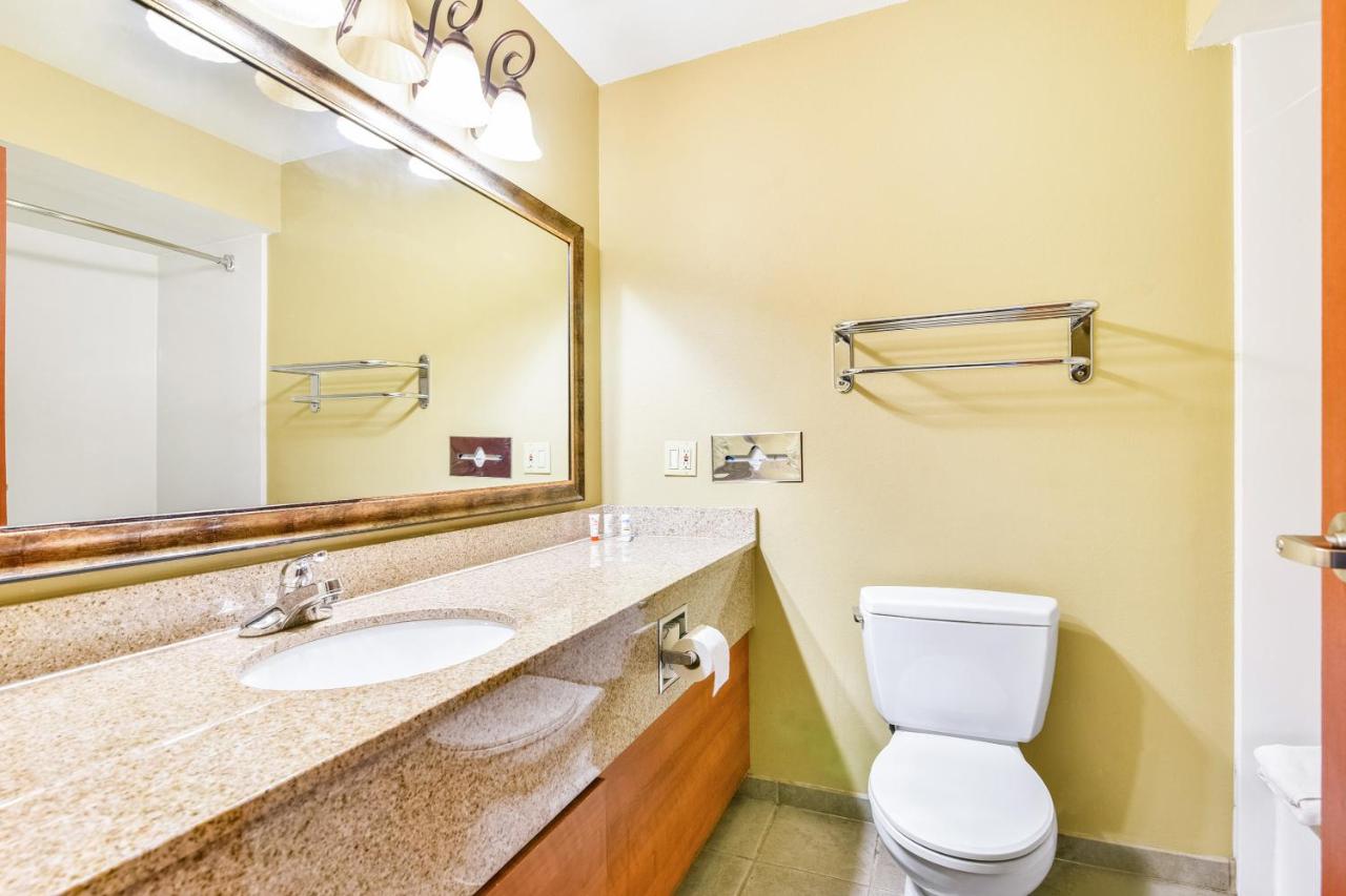  | OYO Townhouse Oklahoma City Airport