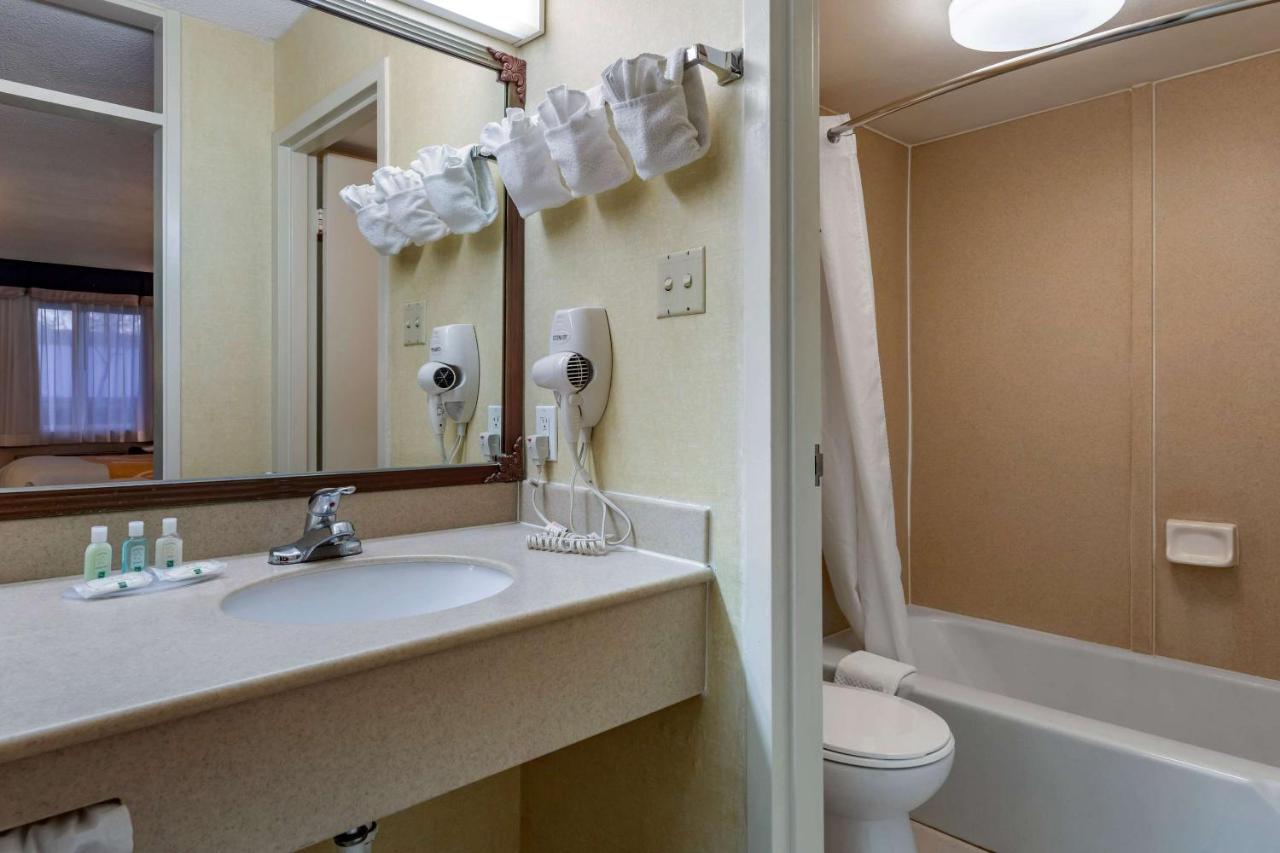 Deluxe Queen Room with Two Queen Beds - Non-Smoking at Quality Inn Barstow Route 66