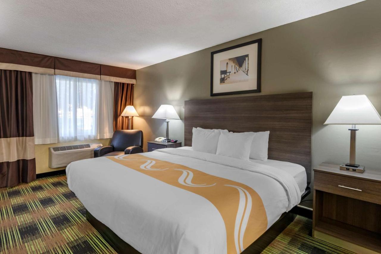 King Room with Roll-In Shower - Accessible/Non-Smoking at Quality Inn Barstow Route 66