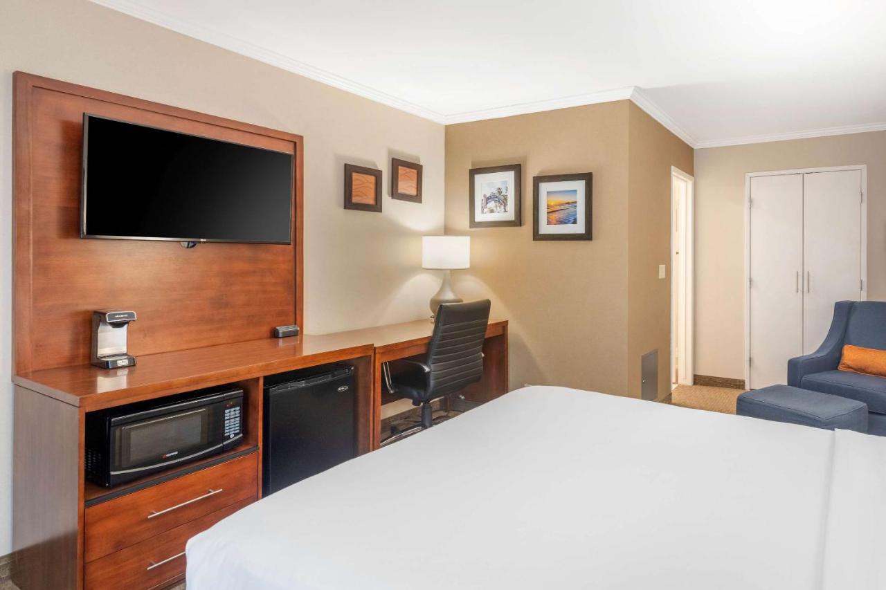 Standard Room, 1 King Bed with Sofa Bed, Non Smoking at Comfort Inn Santa Monica - West Los Angeles