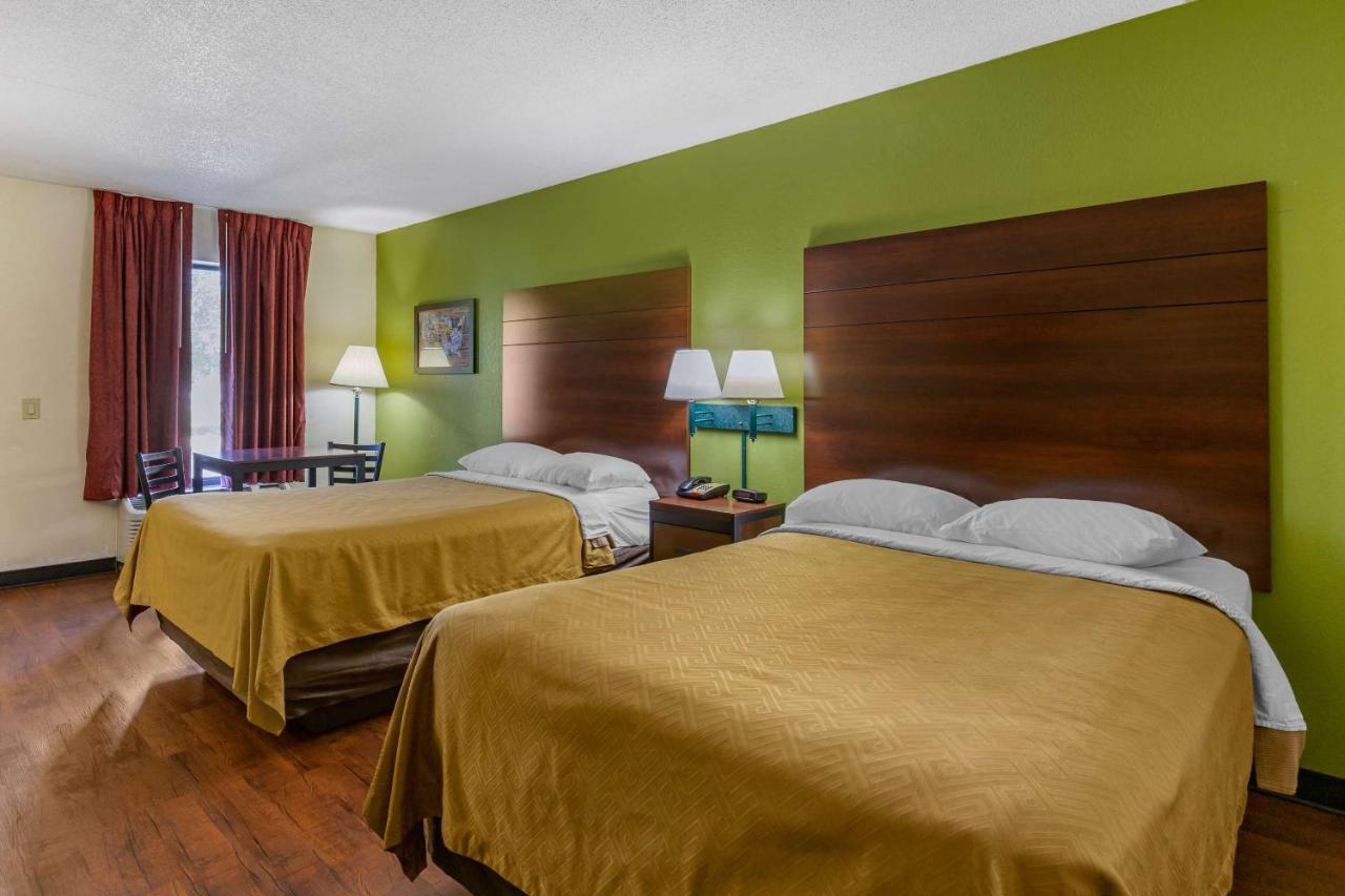 | Econo Lodge Fayetteville