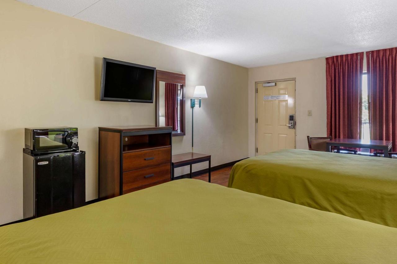 | Econo Lodge Fayetteville