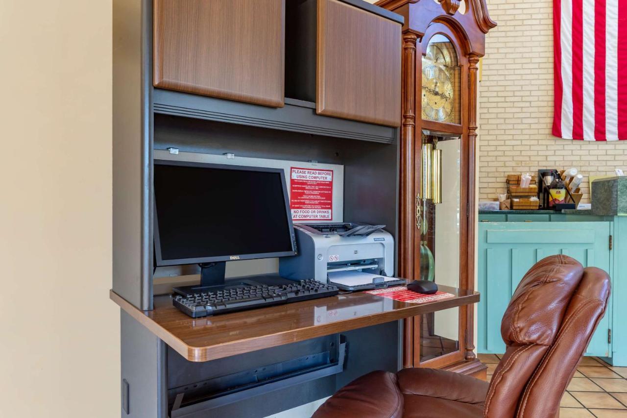 | Econo Lodge Fayetteville