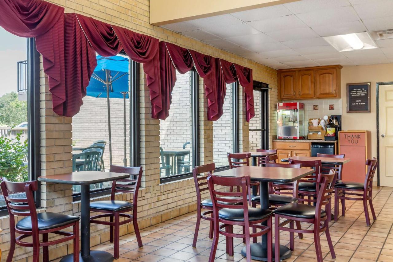 | Econo Lodge Fayetteville