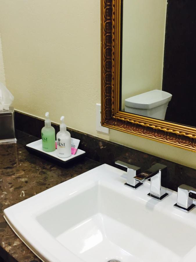 | Rest, a boutique hotel