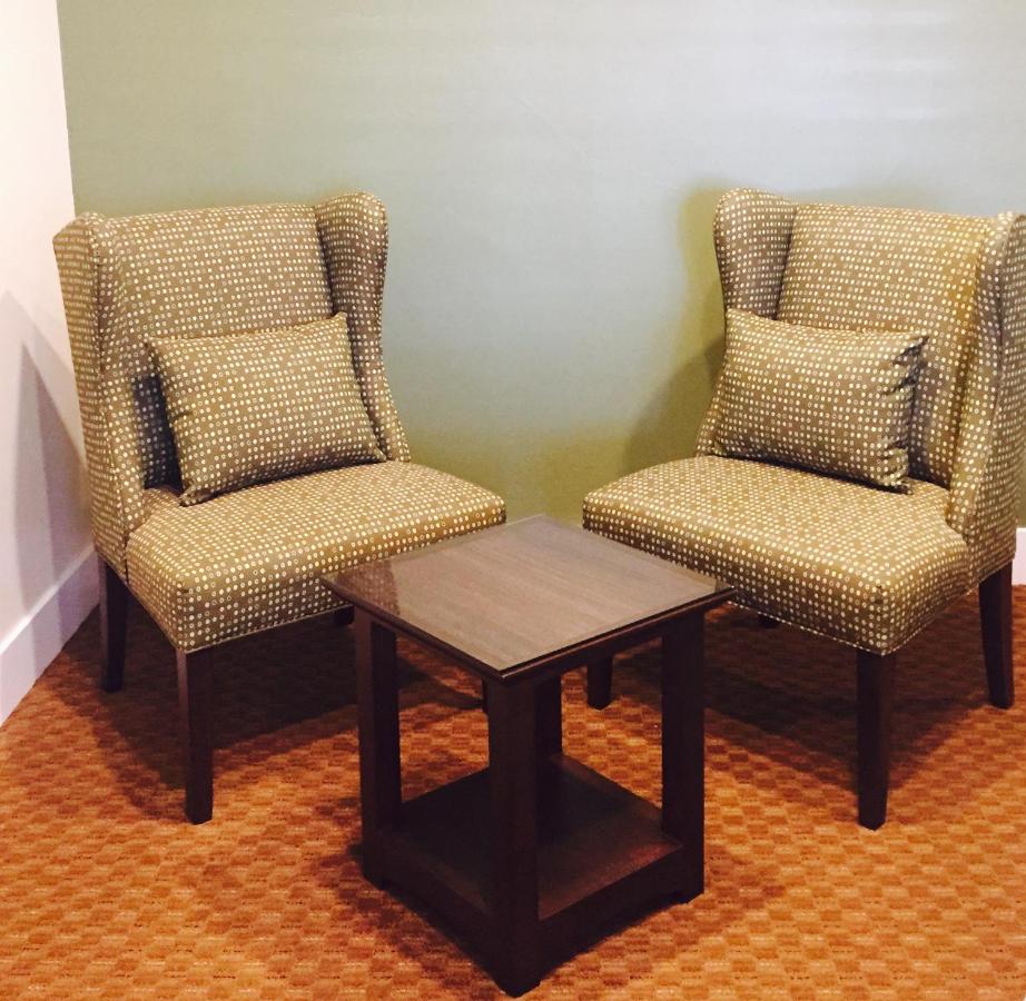 | Rest, a boutique hotel