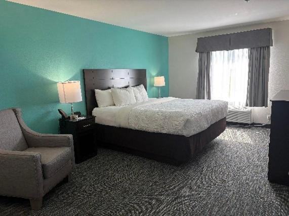 | Quality Inn & Suites