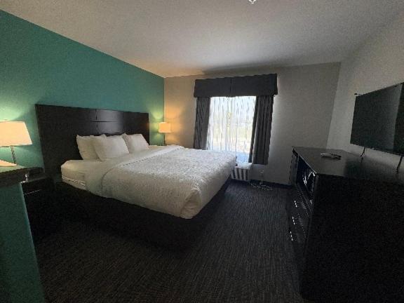 | Quality Inn & Suites